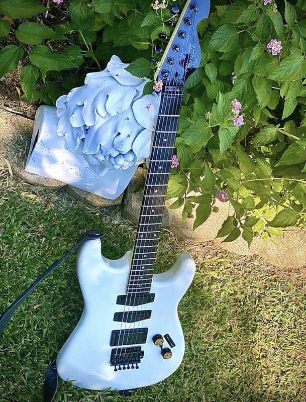 Morris Hurricane Susie 80s White Vintage Japan Rare