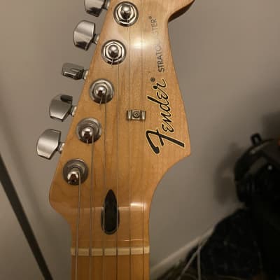 Fender Standard Stratocaster  2017 Gloss white image 3