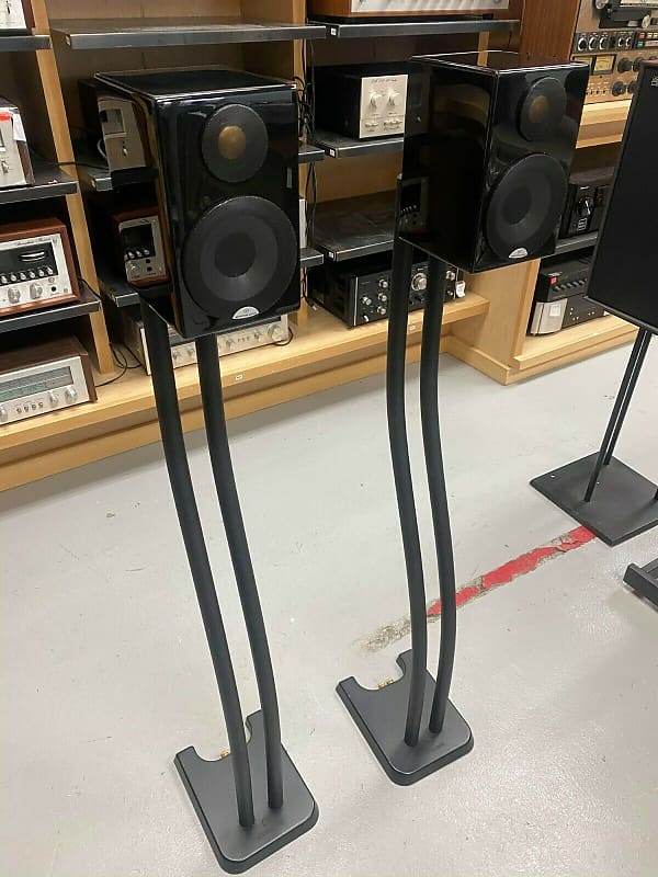 Monitor Audio Radius 90 Speakers with Stands. Gloss Black - Mint