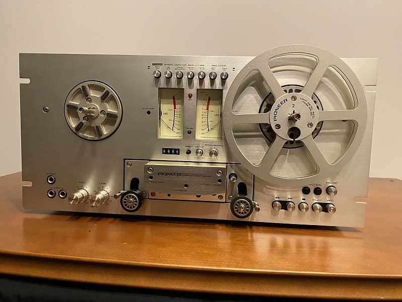 Vintage Pioneer buying RT-707