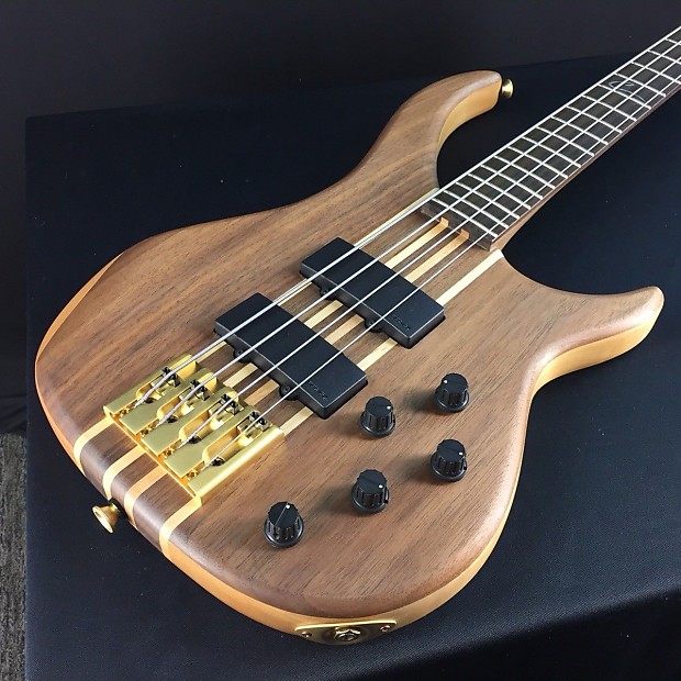 Peavey cirrus 4 deals walnut