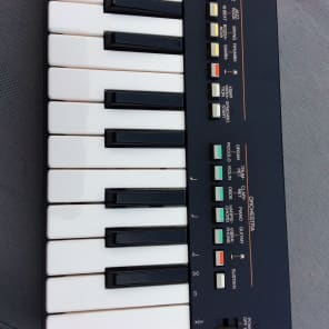 Yamaha PS-400 PortaSound Electronic Keyboard w/ Case - Prime