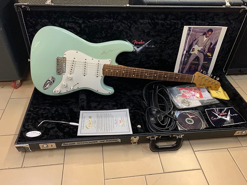 Fender custom shop stratocaster ike turner sonic blue immacolata 100 esemplari image 1