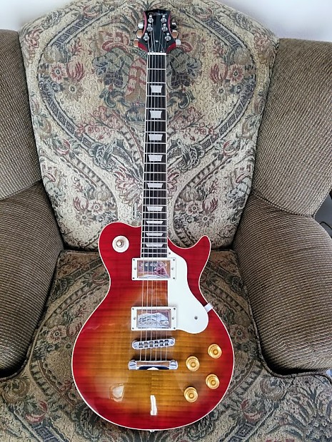 Silvertone Les Paul 2014 Avion SSL3 Model in Cherry Sunburst Tiger Maple Top in Excellent Condition