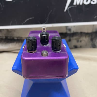 Tone Factor ( pre-Mojo Hand FX ) Huckleberry v1 Fuzz Pedal - Purple image 5