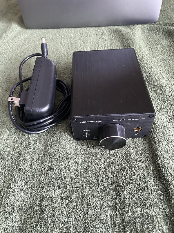 Monoprice 111567 Desktop Headphone Amplifier