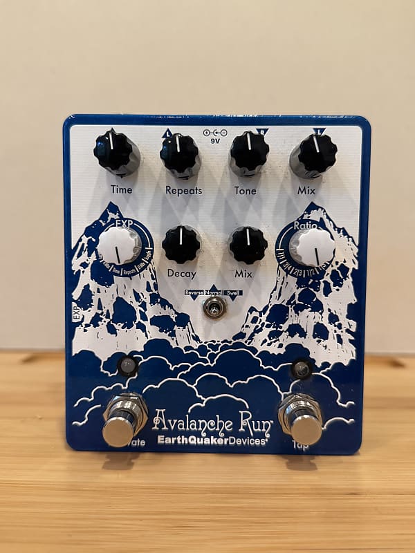EarthQuaker Devices Avalanche Run Stereo Reverb & Delay with Tap Tempo V2