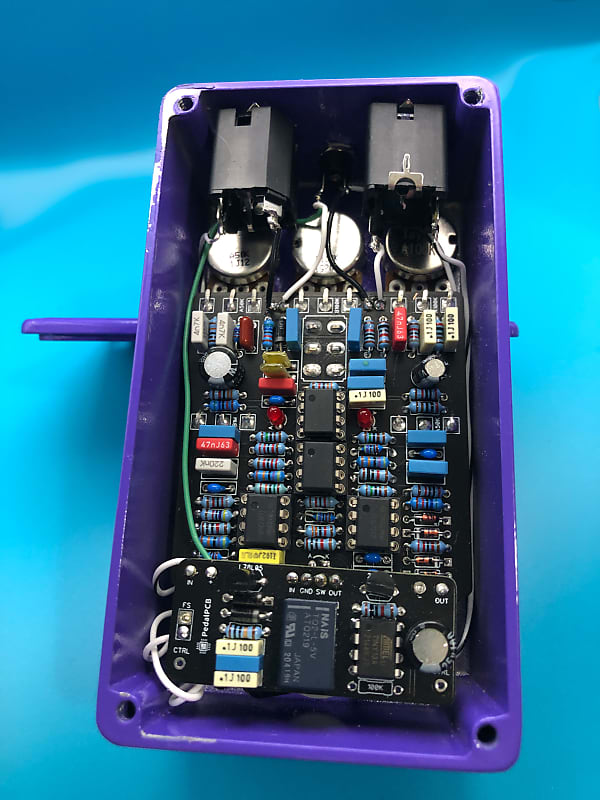 REVVV G3 Purple Channel Distortion 2022 - Blue, based on REVVV G3 Purple Channel Distortion 2022 - Blue, based on