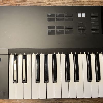Native Instruments Komplete Kontrol S61 Mk2 2010s - Black image 4