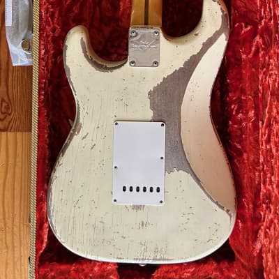 Fender CS Masterbuilt Greg Fessler MVP '69 Super Heavy Relic Stratocaster 2022 - Super Heavy Relic Vintage White image 7