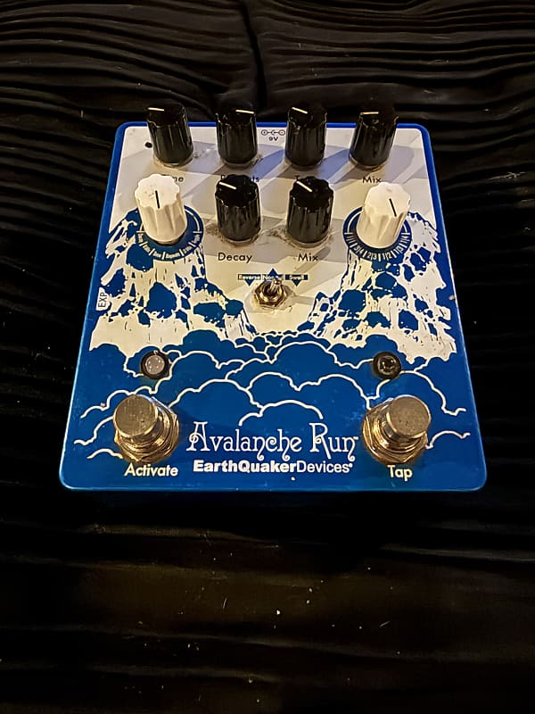 EarthQuaker Devices Avalanche Run Stereo Reverb & Delay with Tap Tempo V2