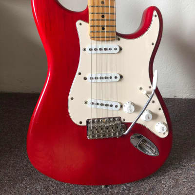 Fender Highway One Stratocaster 2002 Crimson Red Transparent image 2