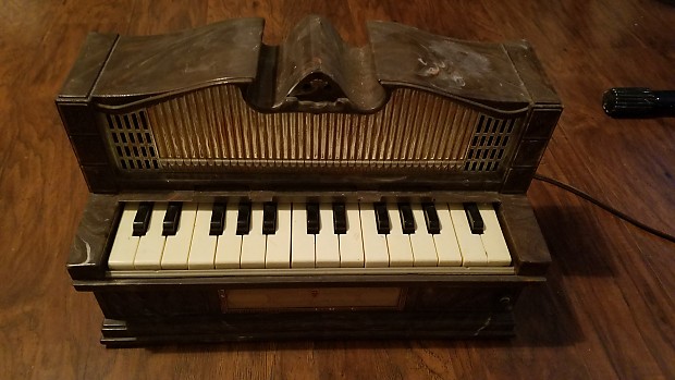 Electric golden shop pipe organ