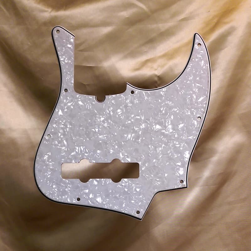 Pickguard for Fender American Deluxe Jazz Bass 21 fret