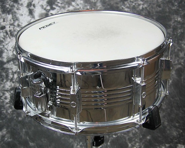 VG used Peavey International Series 14x6.5 chrome snare drum
