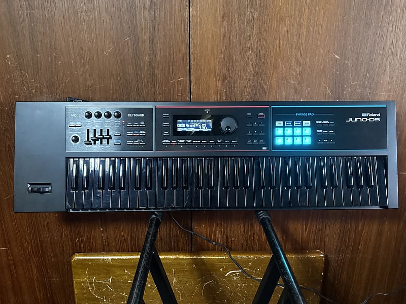 Roland JUNO-DS 61 61-key Synthesizer Special Edition Black on Black w/ gig bag image 1