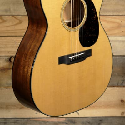 Martin 000-18 Acoustic Guitar Natural w/  Case for sale