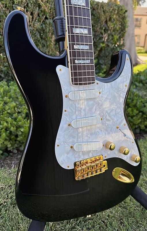 Fender Limited Edition The Ventures Stratocaster Made In Japan