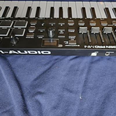 M-Audio Oxygen Pro Mini 32-Key MIDI Keyboard Controller 2020 - Present - Black