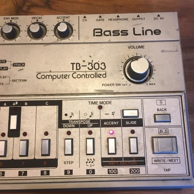 Roland TB-303 Bass Line Synthesizer image 4
