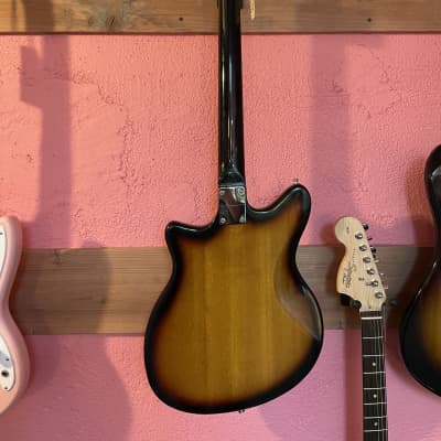 Guyatone 1960’s Sunburst build image 5