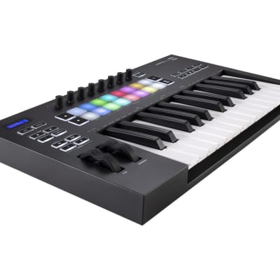 Novation Launchkey 25 Mk3 MIDI Controller [DEMO] image 2