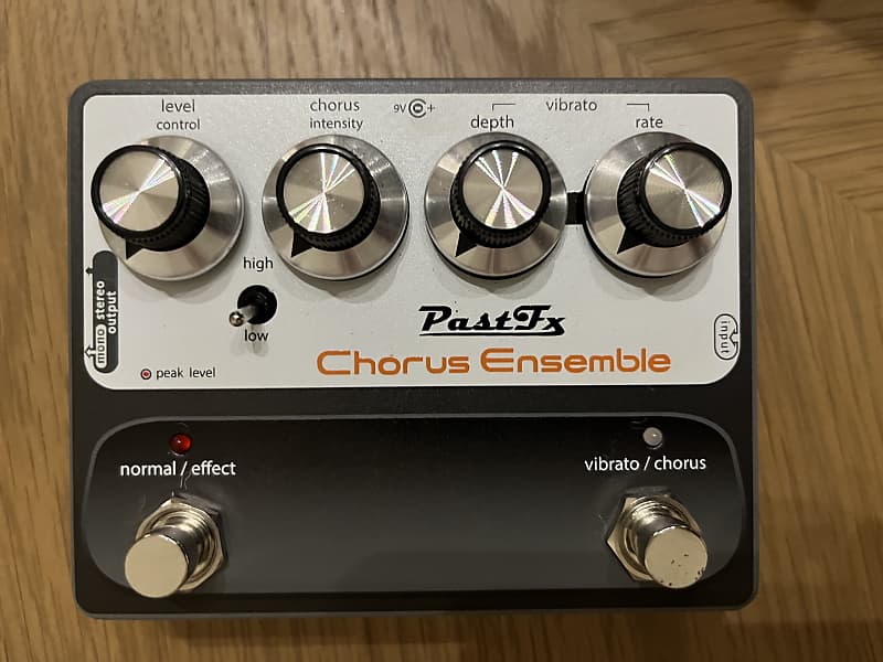 PastFx Chorus Ensemble Deluxe 2022 w/ Switchable True Bypass Reverb