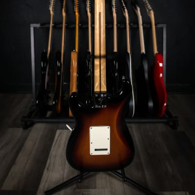 Fender Player Series Stratocaster - 3-Tone Sunburst image 5