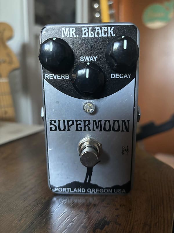 Mr. Black Supermoon Chrome