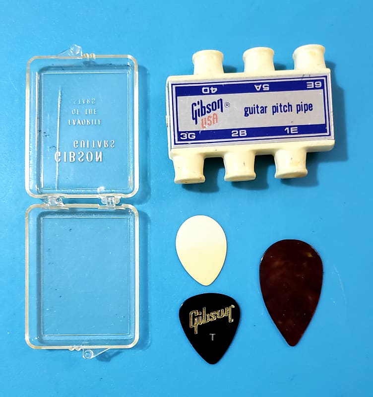 1950's Gibson Pick Case + 1980's Gibson Pitch Pipe Reverb