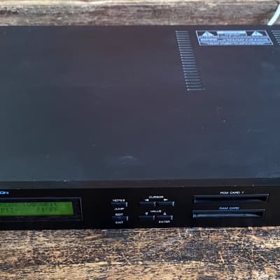 Roland R-8M Total Percussion Sound Module