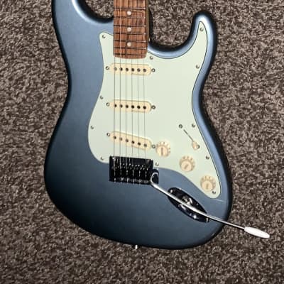 2017 fender Deluxe roadhouse STRATOCASTER  electric guitar image 1