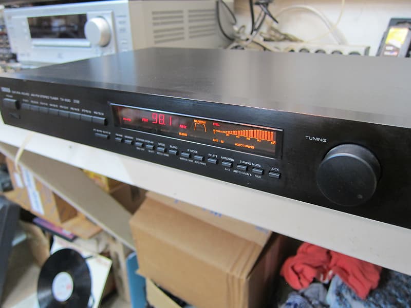 Yamaha TX-930 FM/AM Digital Tuner, Natural Sound, Auto/Manual | Reverb