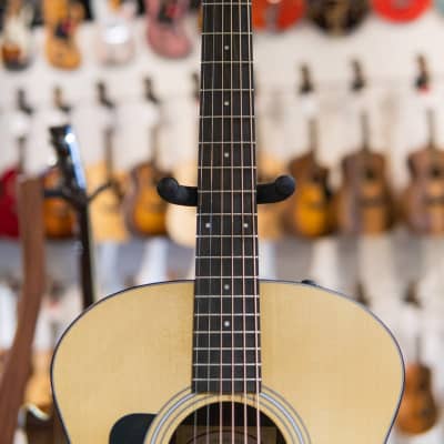 Taylor 114e Grand Auditorium Left Handed Acoustic/Electric Guitar with Gig Bag - Demo image 4
