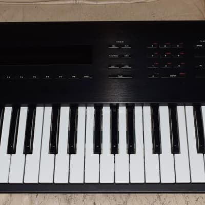 Roland S-50 61-Key Digital Sampling Keyboard 1986 - 1990 - Black