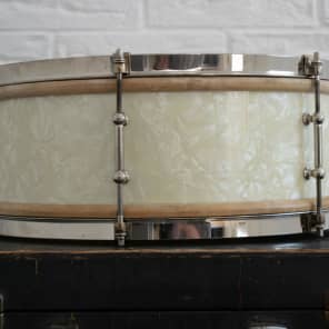 Vintage 1920s 1930s Ludwig 14x5 Universal Snare Drum White Avalon Marine Pearl image 4