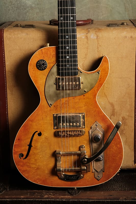 Postal Delta Zephyr Fire-glow Birdseye Maple Top Gold Bigsby