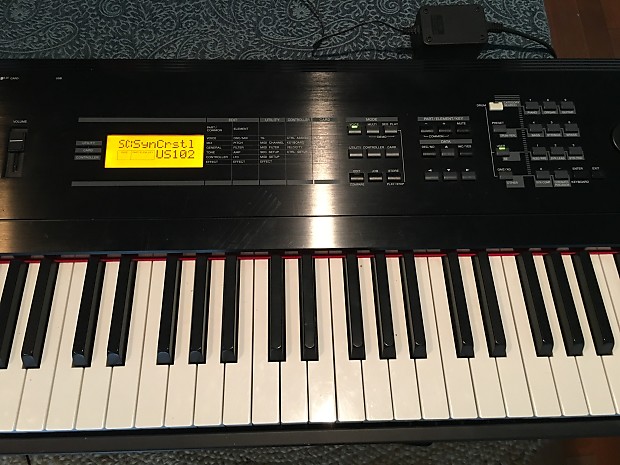 Yamaha s08 synthesizer outlet