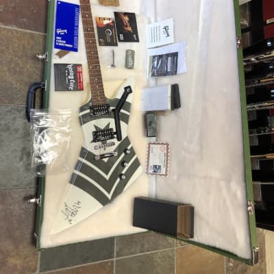 Gibson Jason Hook M-4 Sherman Explorer 2010s - White with Graphic - Signed for sale