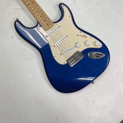 Fender Standard Stratocaster with Maple Fretboard 2004 - Electron Blue image 3