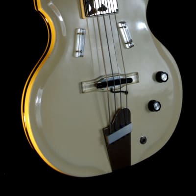 National VAL PRO "85"  1961 White. RES-O-GLAS. Extremely Rare. Great Condition. Tone image 6