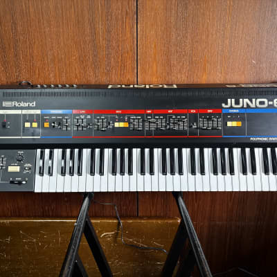 Roland Juno-6 polyphonic analog synthesizer w/ case ju6 Juno 60 106