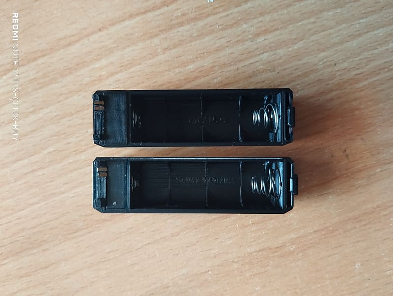 Sony WM 101, F101, 102, F102, 103 1983 - Sony Walkman Cassette player/ Battery box For Walkman  			