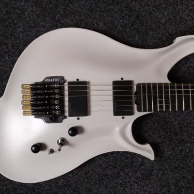 KOLOSS GT-6H Aluminum body headless Carbon fiber neck electric guitar White image 2