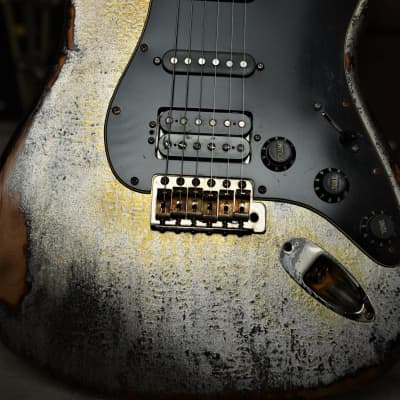 Fender Stratocaster HSS Heavy Relic Custom Silver Sparkle O Black image 22