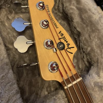 Fender American Elite Precision Bass with Rosewood Fretboard 2016 - 2019 - Olympic White image 4