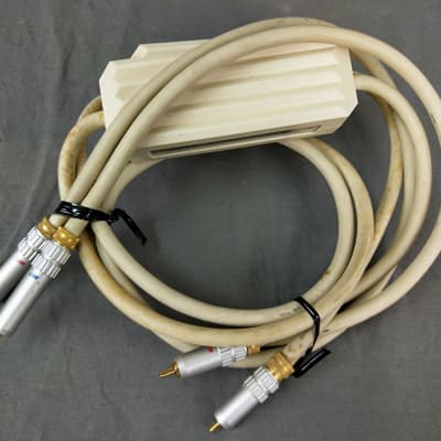 MIT MI-330HE SERIES TWO 1m pair RCA cable In VG Condition image 4