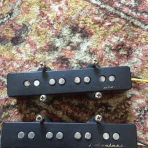 Fender 4 String Jazz Bass Noiseless Pickups And Deluxe Preamp image 2