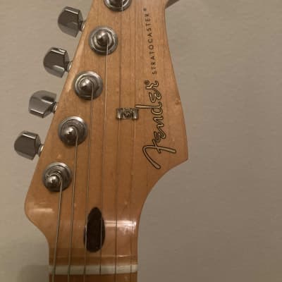 Sunburst Fender Player Stratocaster image 4