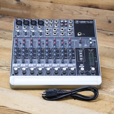 Mackie 1202 VLZ3 12-Channel Mixer image 2